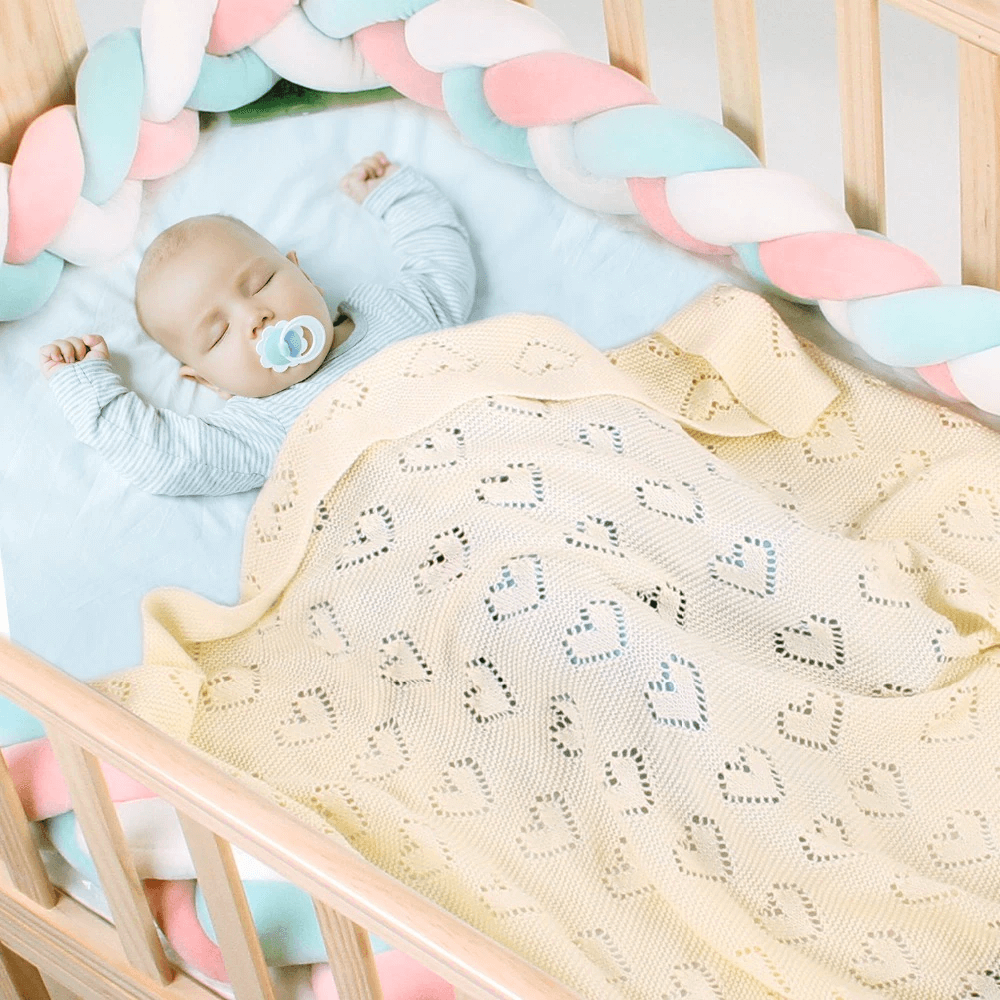 Blanket top for cot