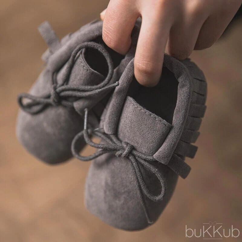 etna-newborn-baby-gray-shoes