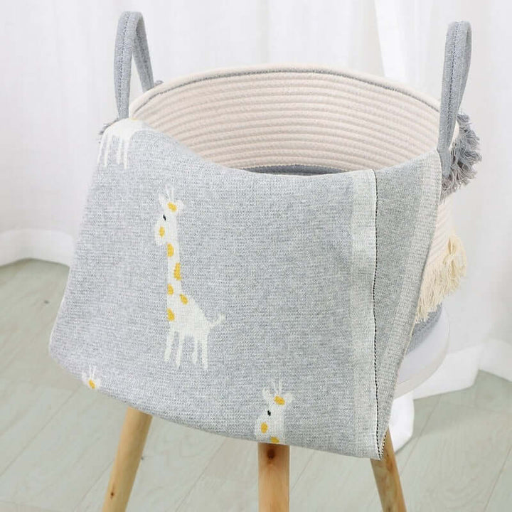 grey-baby-blanket-crochet-giraffe
