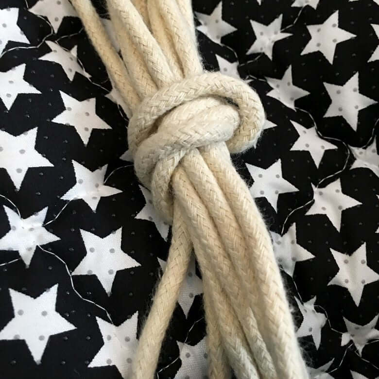 white-drawstring-play-mat-for-babies